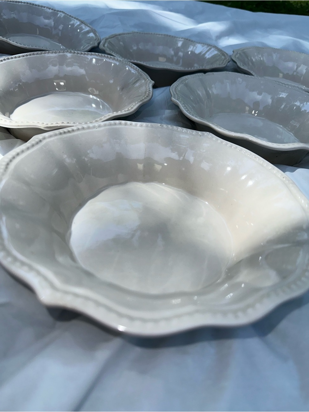 White Ceramic Pioneer Woman Scalloped Pasta/Soup Bowls - Set of 6
